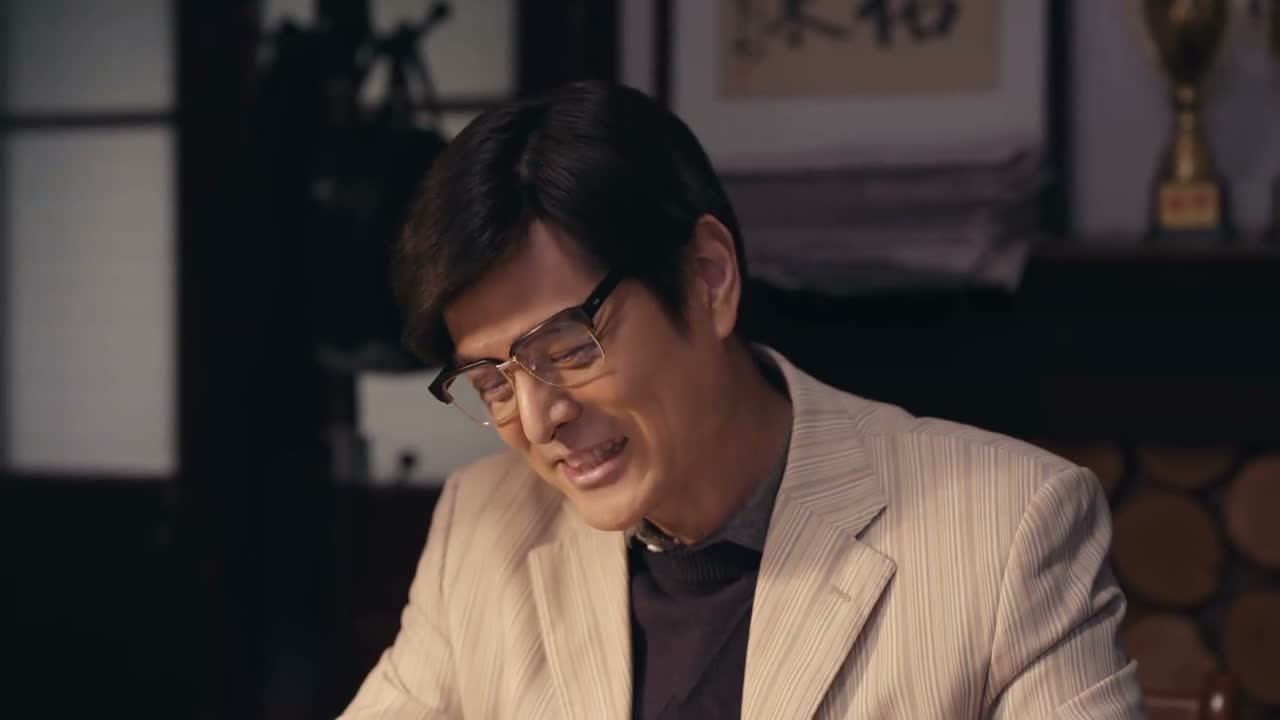 听到表扬还这么矜持啊