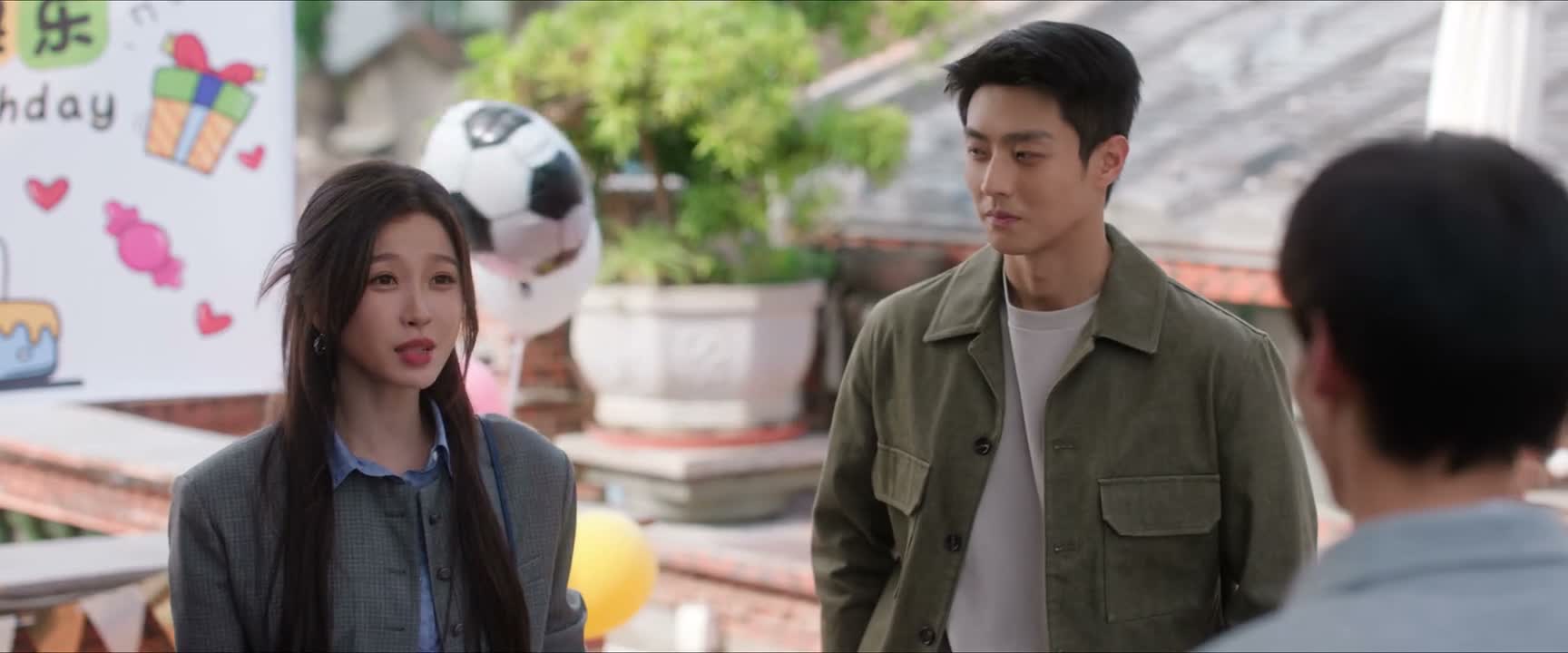 你们怎么来了 来给你过生日啊