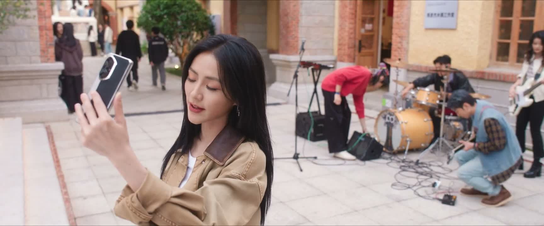 所以没办法 来现场帮你们加油助威