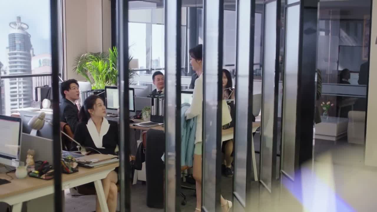 钱菲 你这受什么刺激了