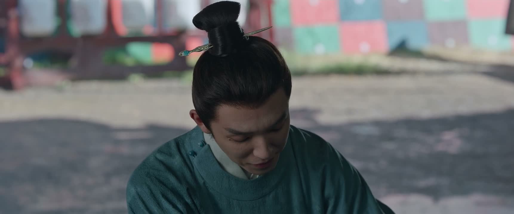 千金散尽尚嫌不够