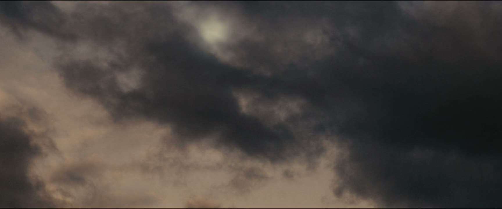 今天后半夜八成要下雨