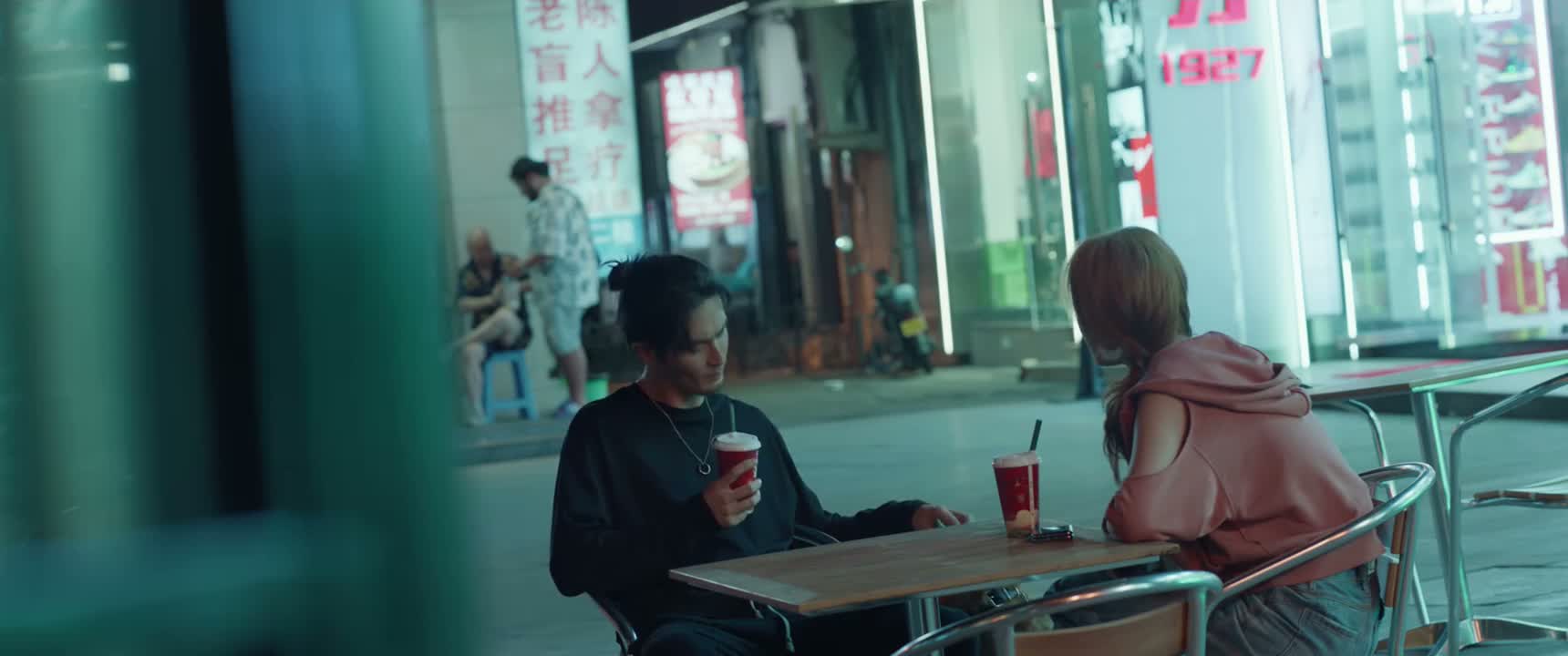 二话不说就答应签了