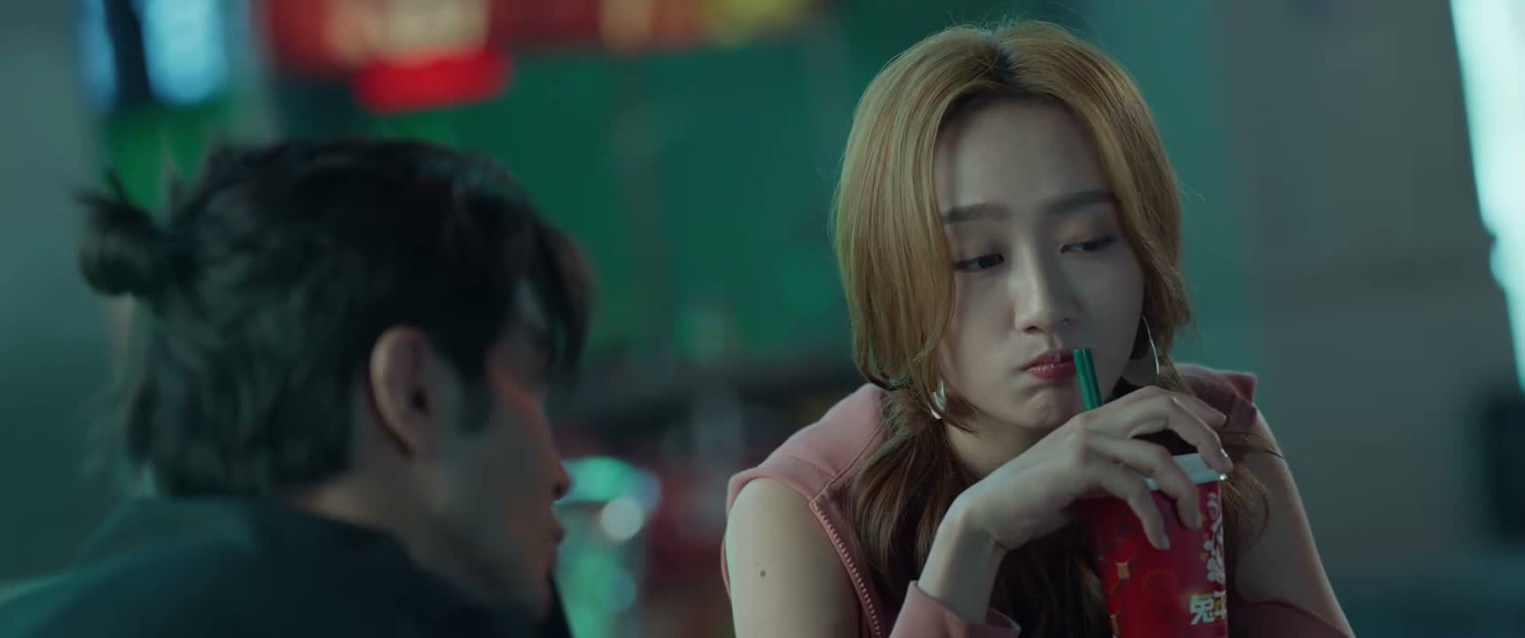 你的闺蜜躲你都来不及吧