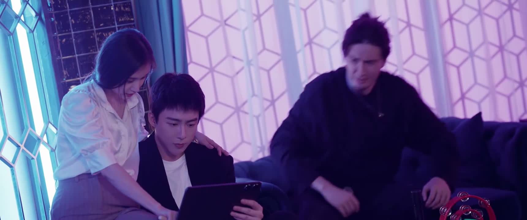你这天天忙着挣钱