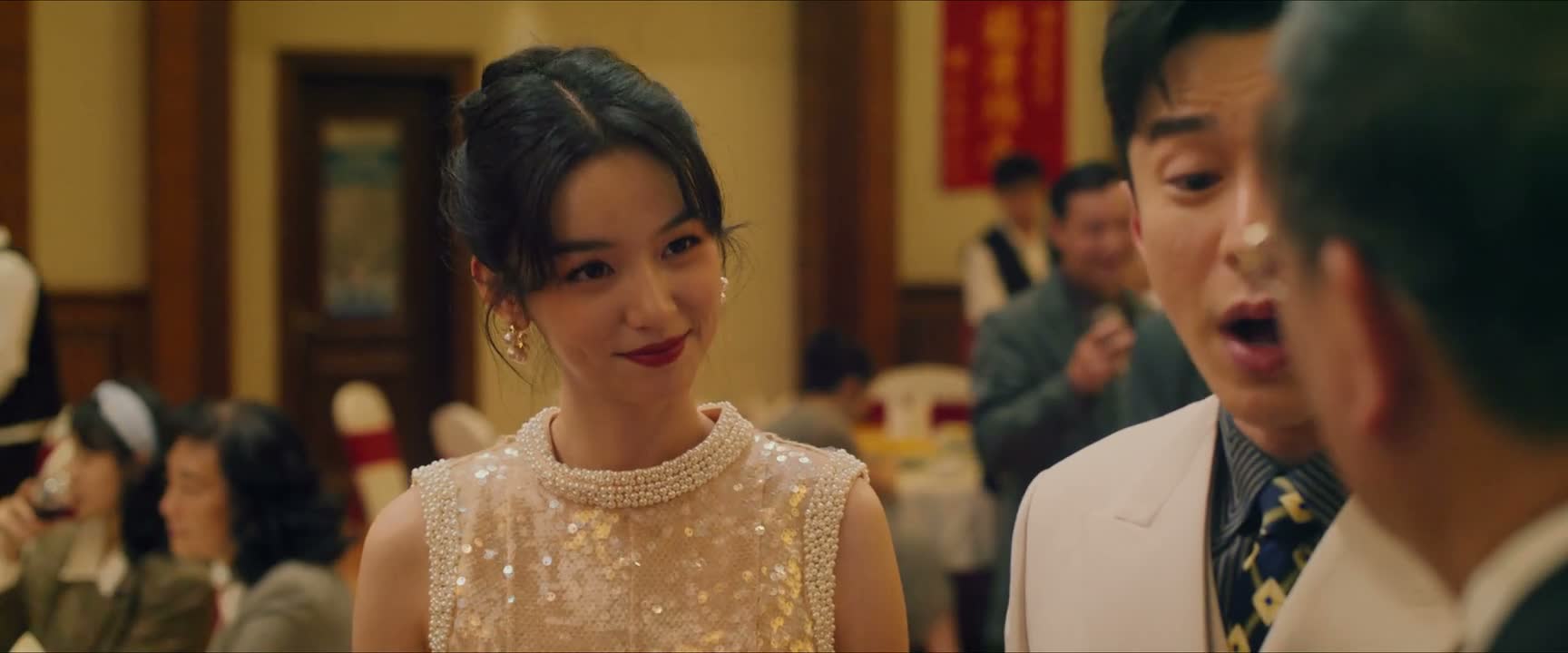 我啊 哪有资格邀请她呢