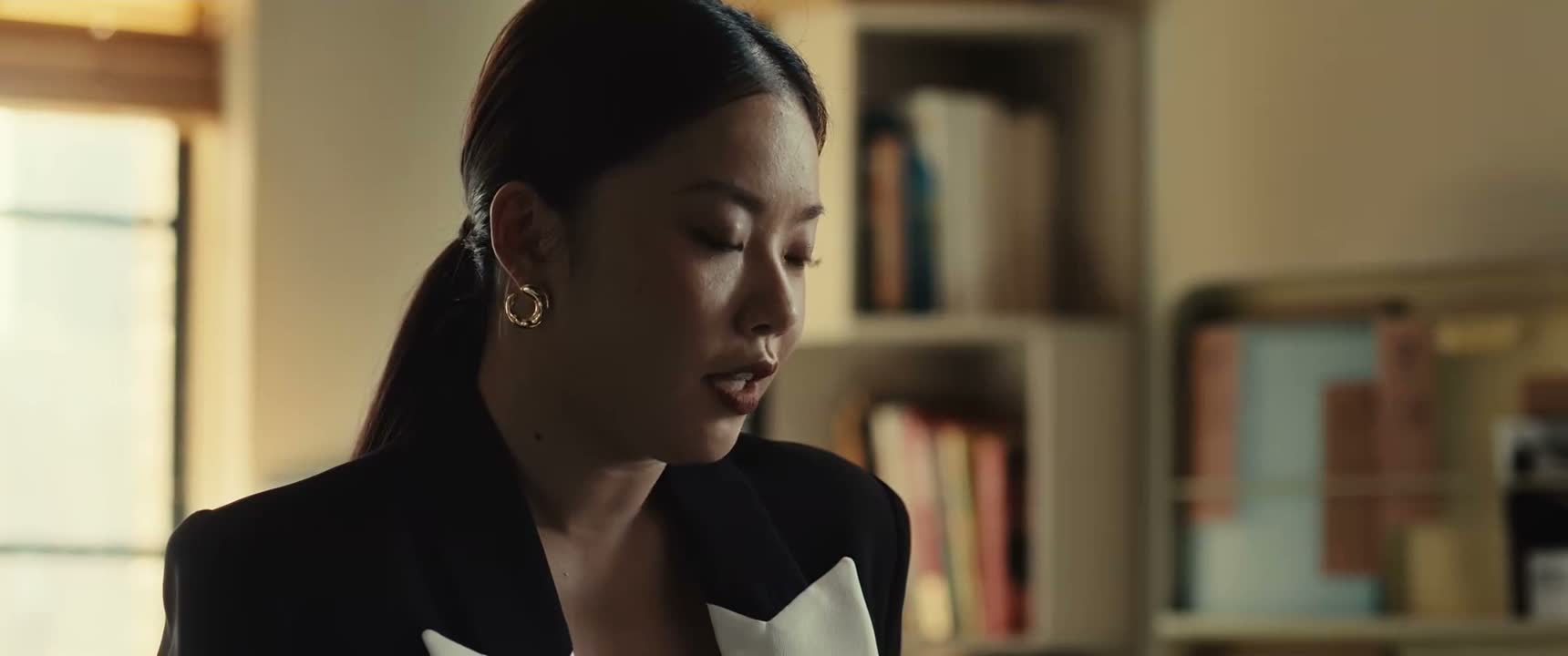 那我们说好了 只要何韩愿意卖 我们两票赞成