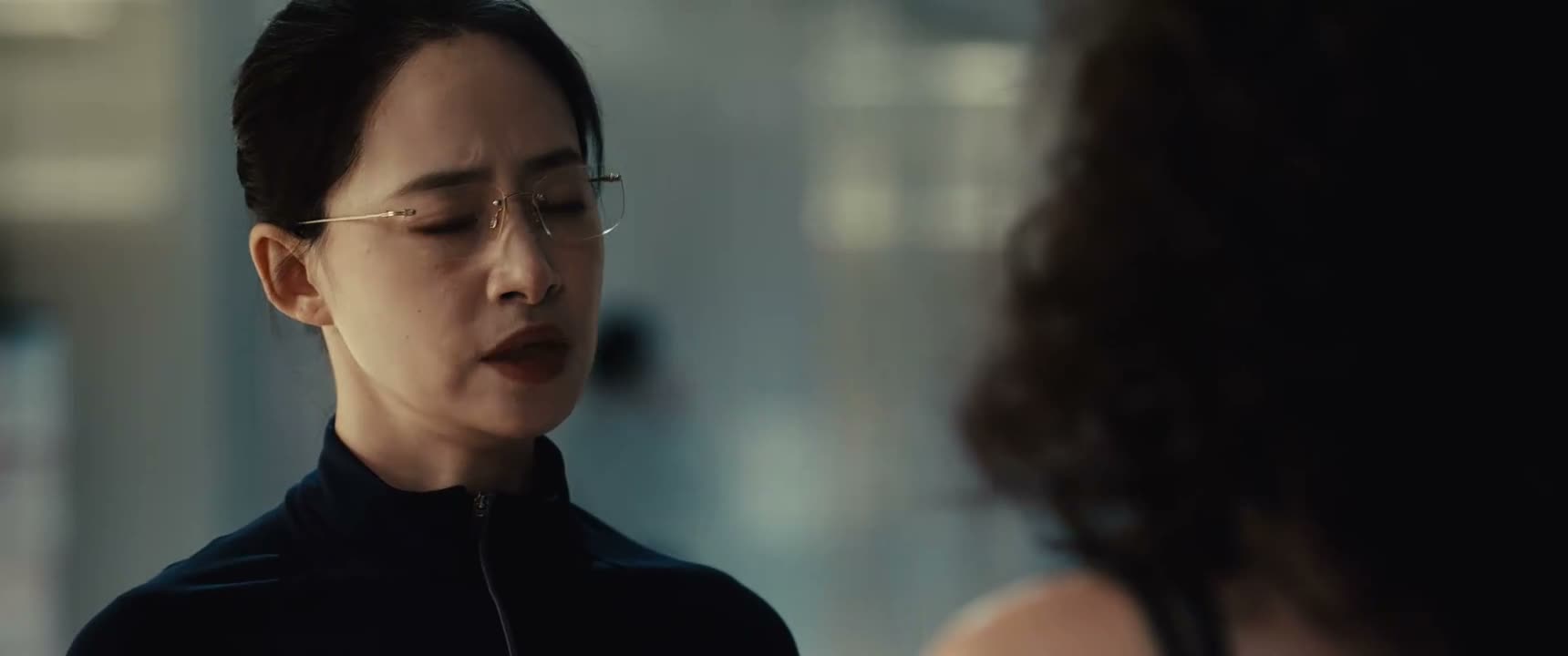 你怎么知道我在这儿 李伟峰告诉我的