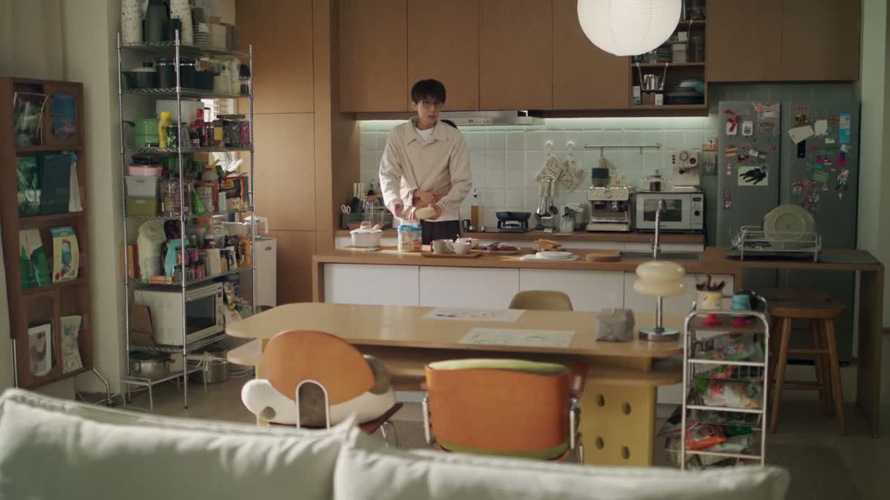 你再去睡会儿 还早呢