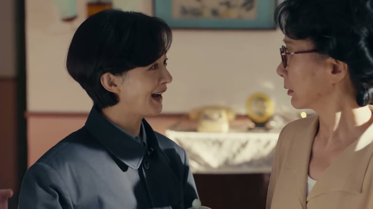 妈 借你的眼镜用一下