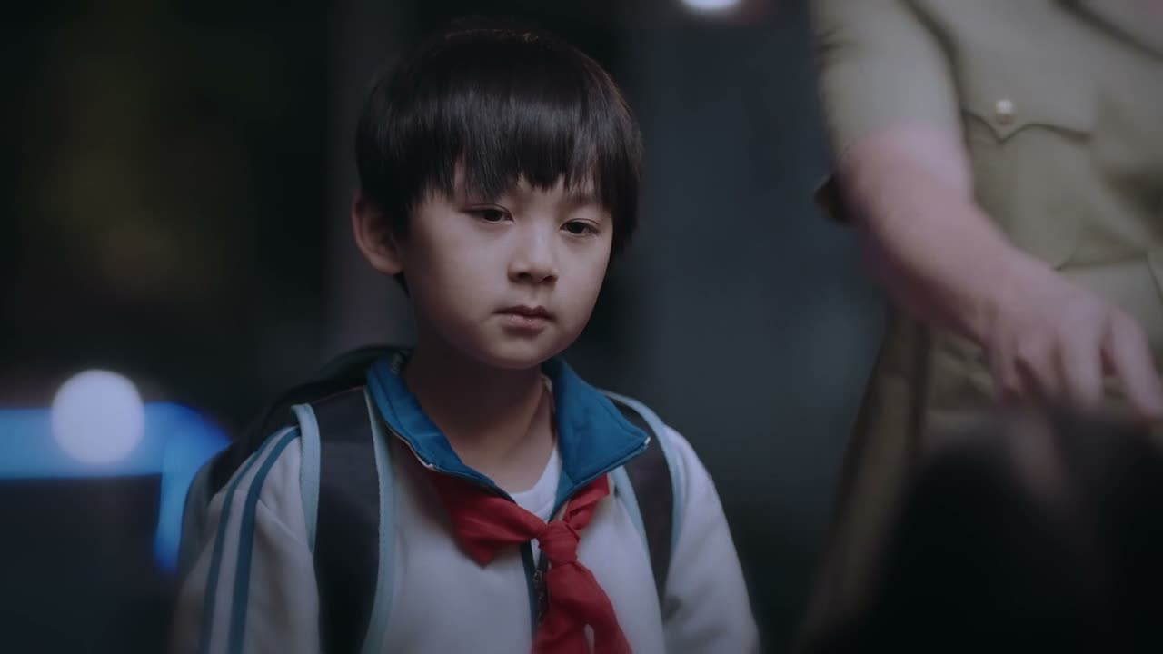 可不是嘛 这头都磕了呀