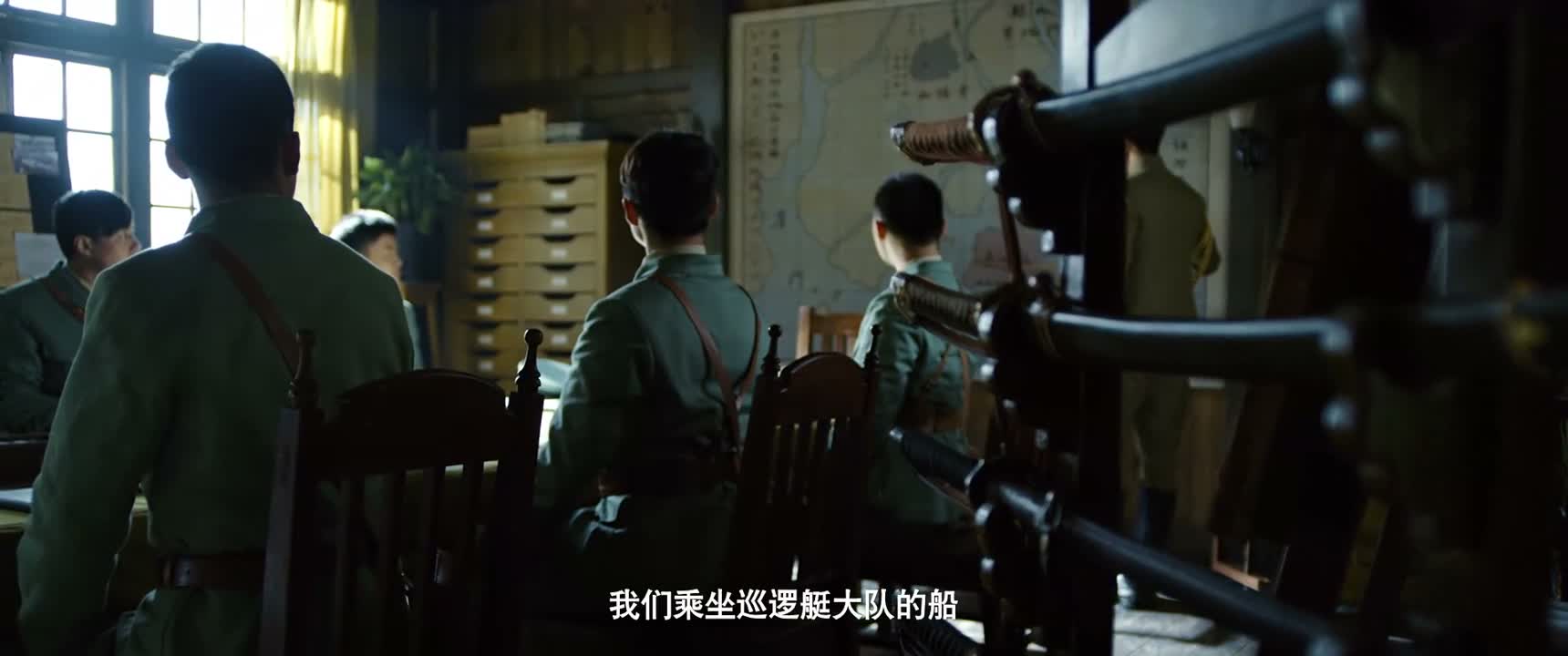 我们乘坐巡逻艇大队的船