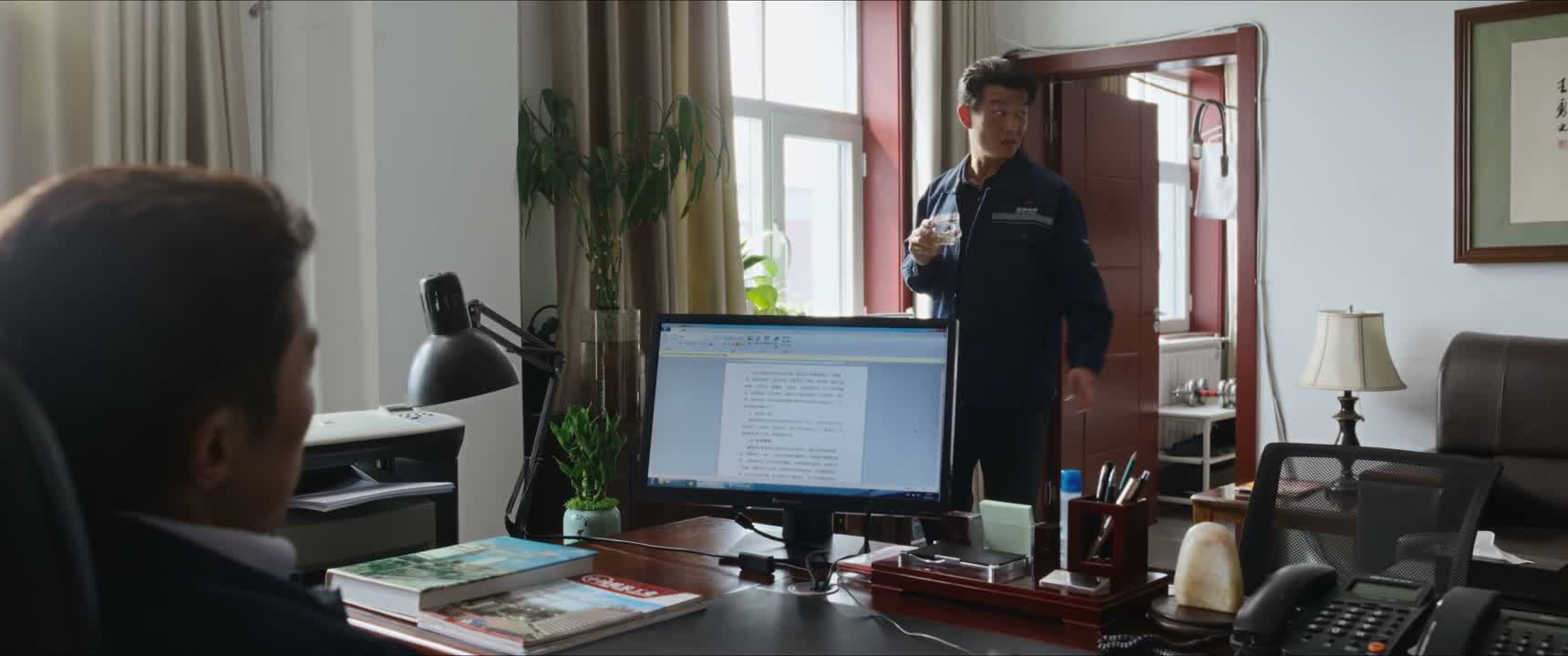 比跟在他后面要饭吃 自在多了