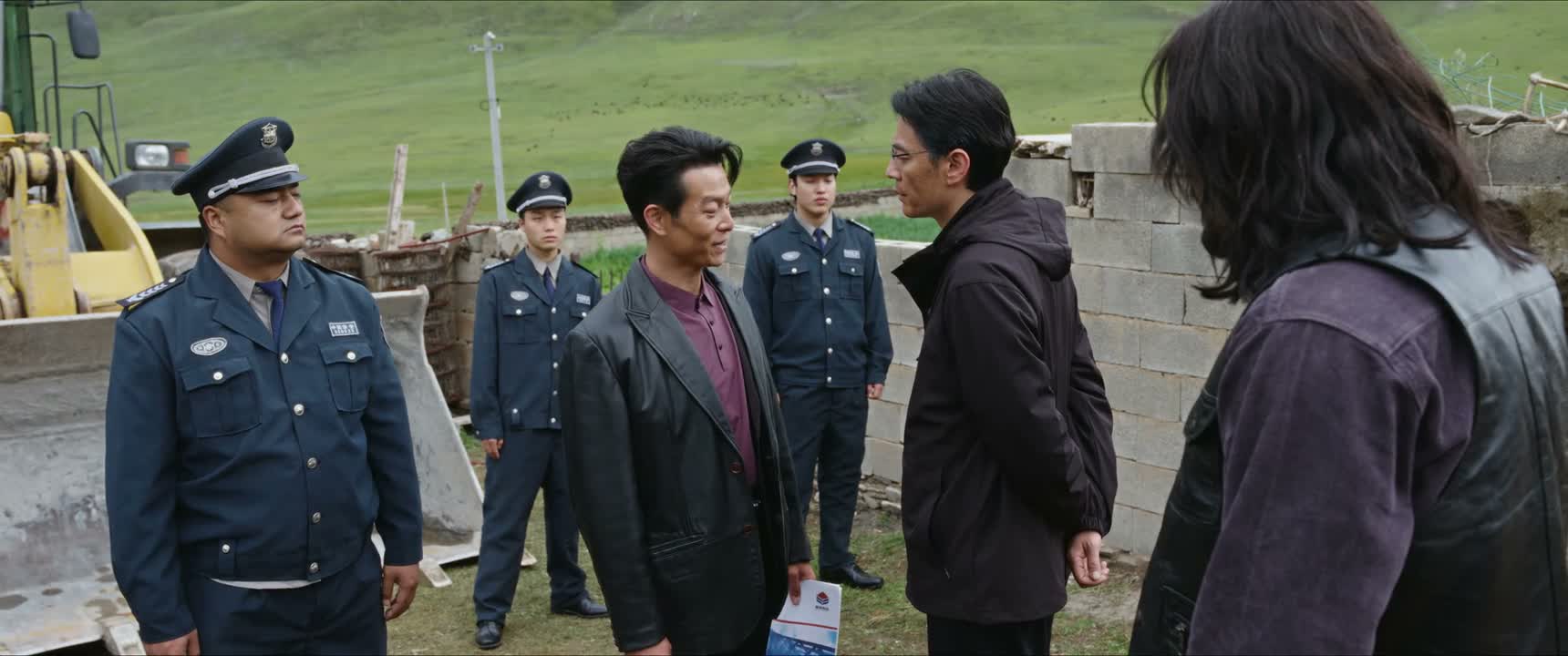 大爷 我劝你 还是让开点儿吧