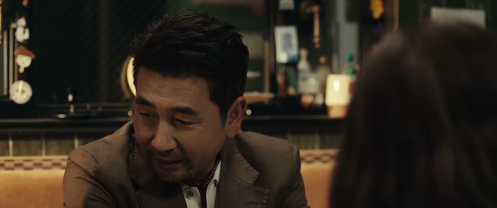 等她回来你问问她吧 别问了