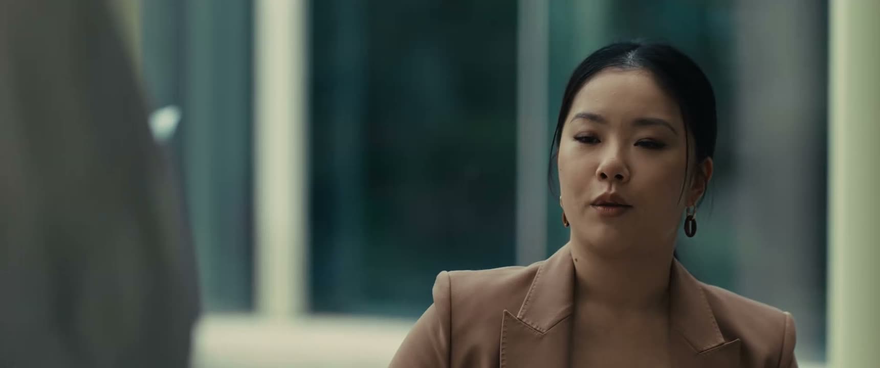 没关系 你不用管我 我坐这儿休息会儿就行了