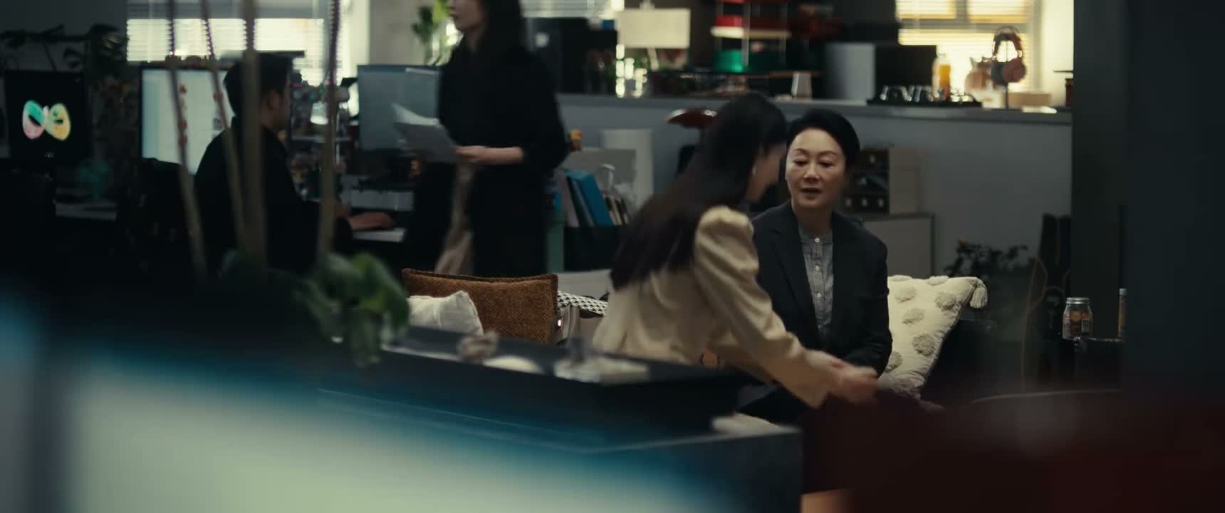 您先喝水 稍等一会儿 他马上就来 好 谢谢