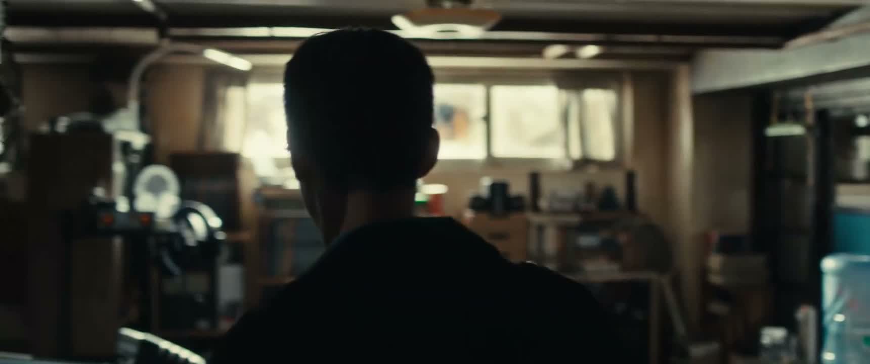 她一整晚一整晚地陪着我