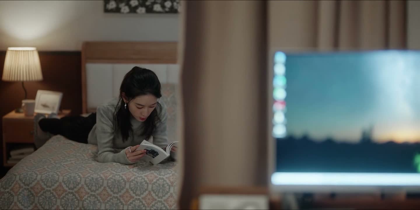 这出的书都跟画报似的