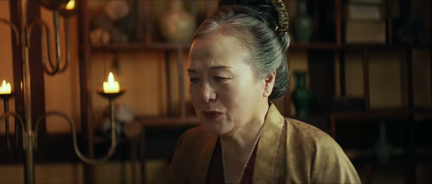 老婆子伸手一摸
