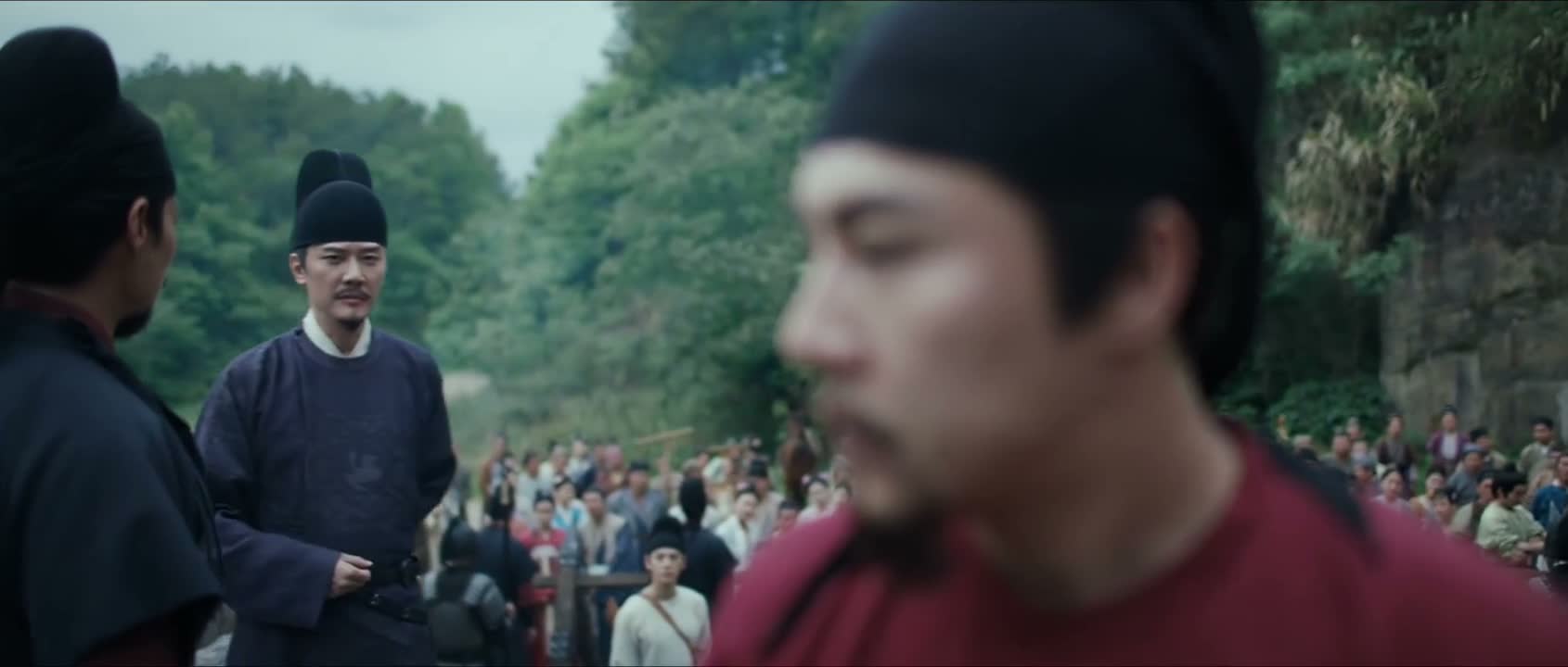 你身穿这身官衣