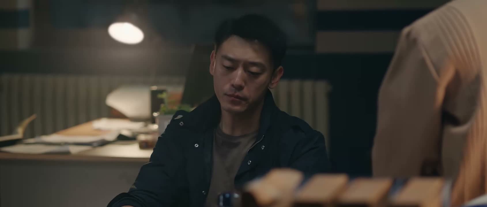 放着嫌疑人不找