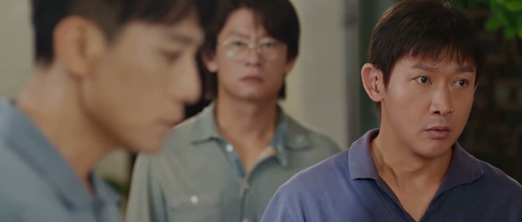 我 我扣在这儿 好吧