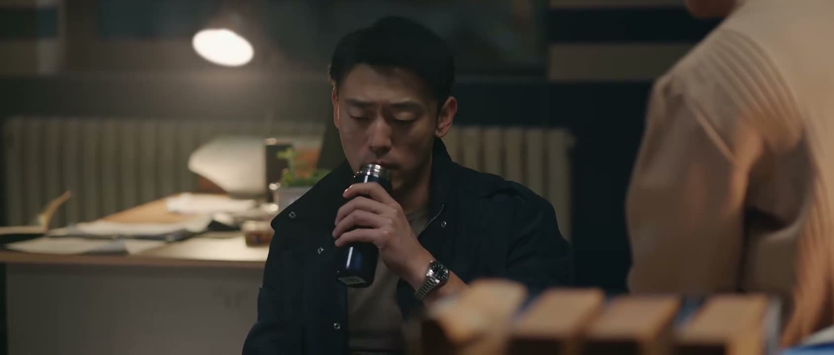 这朱警官是从哪儿判断出