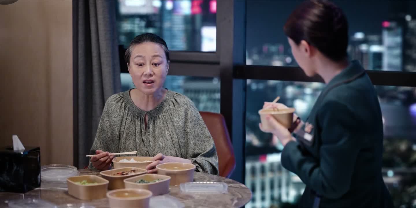 妈在替你出气报仇啊