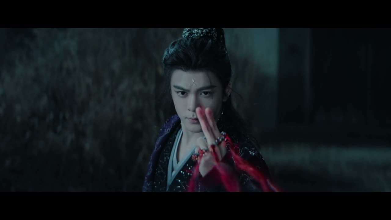 降下言灵的是露芜衣