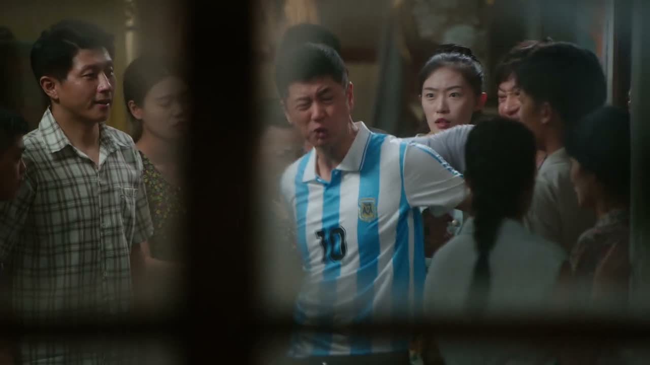 你抓着我干吗呀