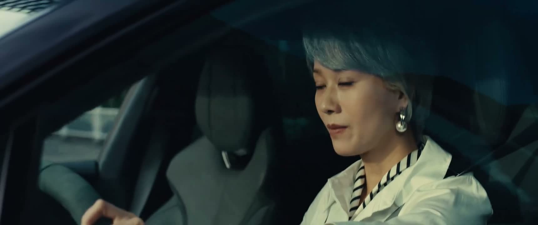 那我也不愿意 他住在我的房子里啊