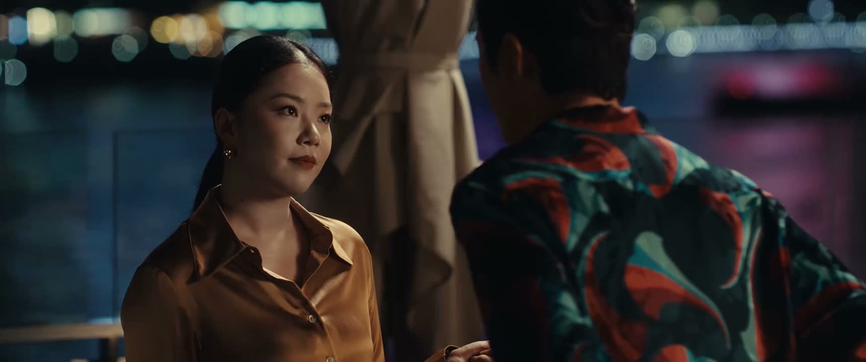 你不要总是盯着我 你也去找找钱