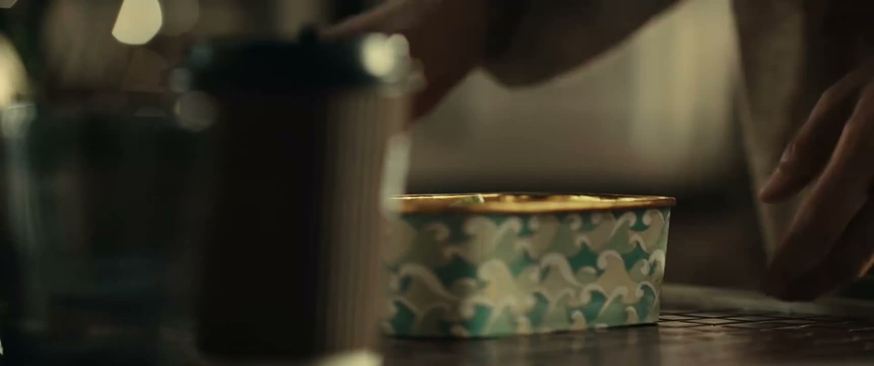 你跟我回去一趟 她看到我们两个在一起
