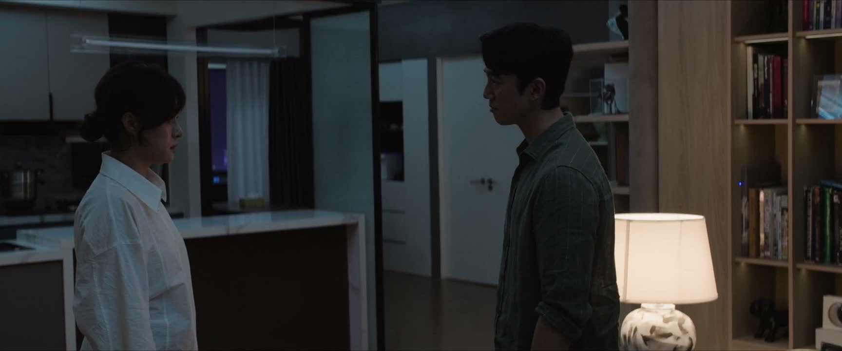 被他剥光衣服也不反抗