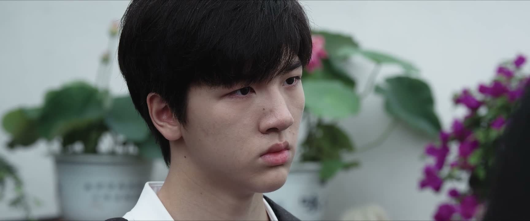 你现在就一个人住这儿 我看你能不能住到下个月