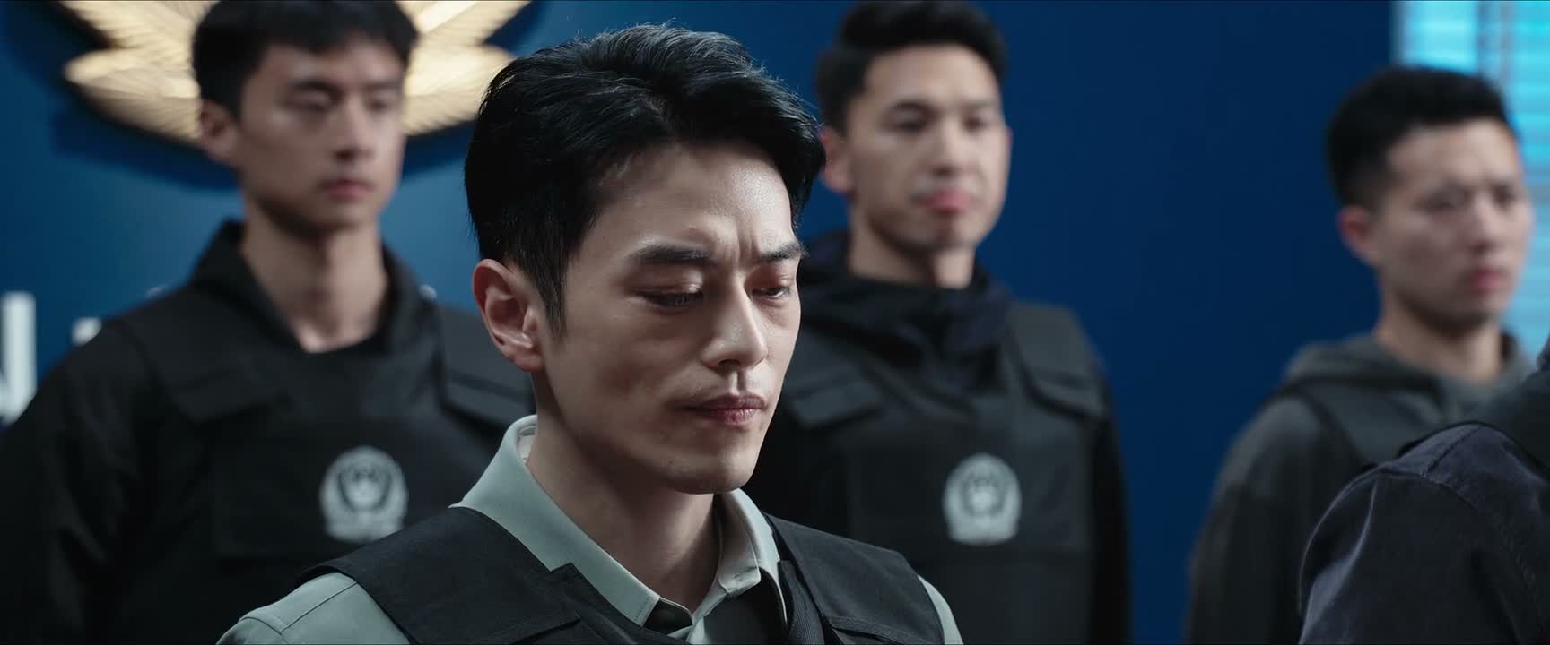 这个当口上他们还敢贩毒 我们线索都断了