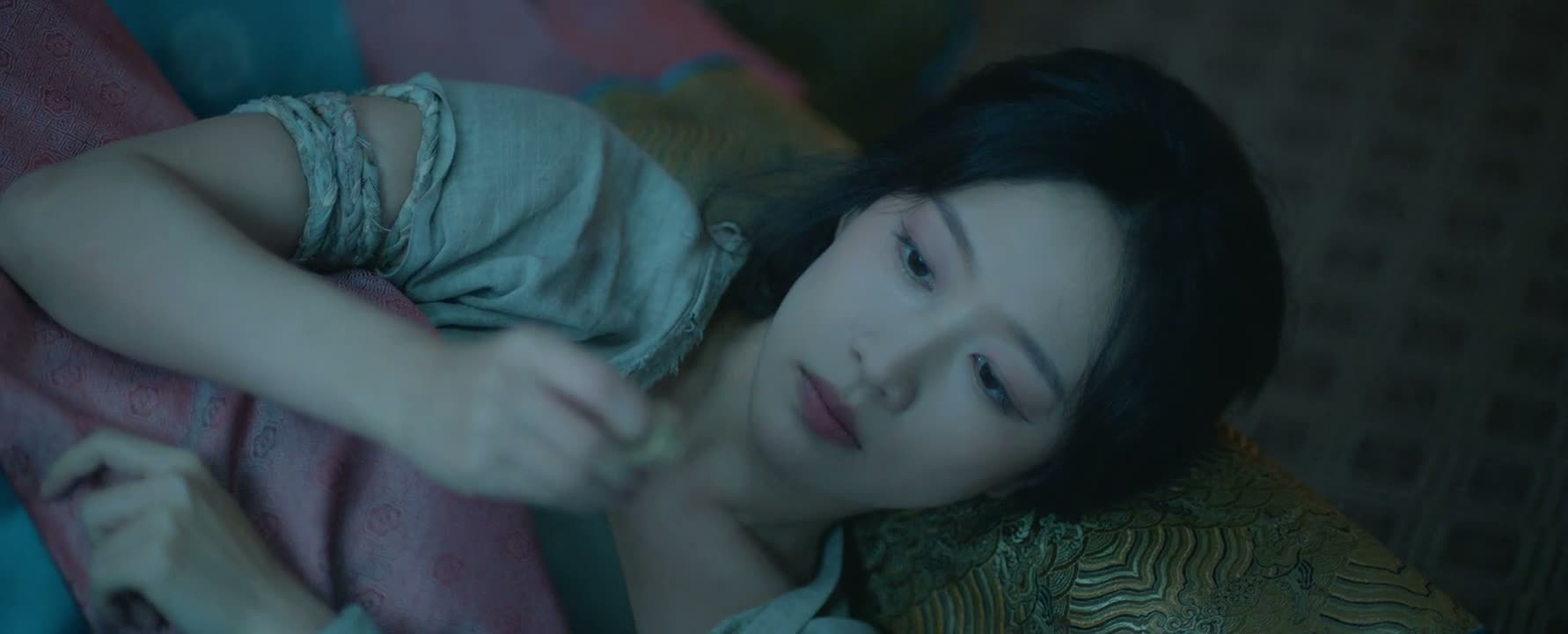 我看她们的言谈举止