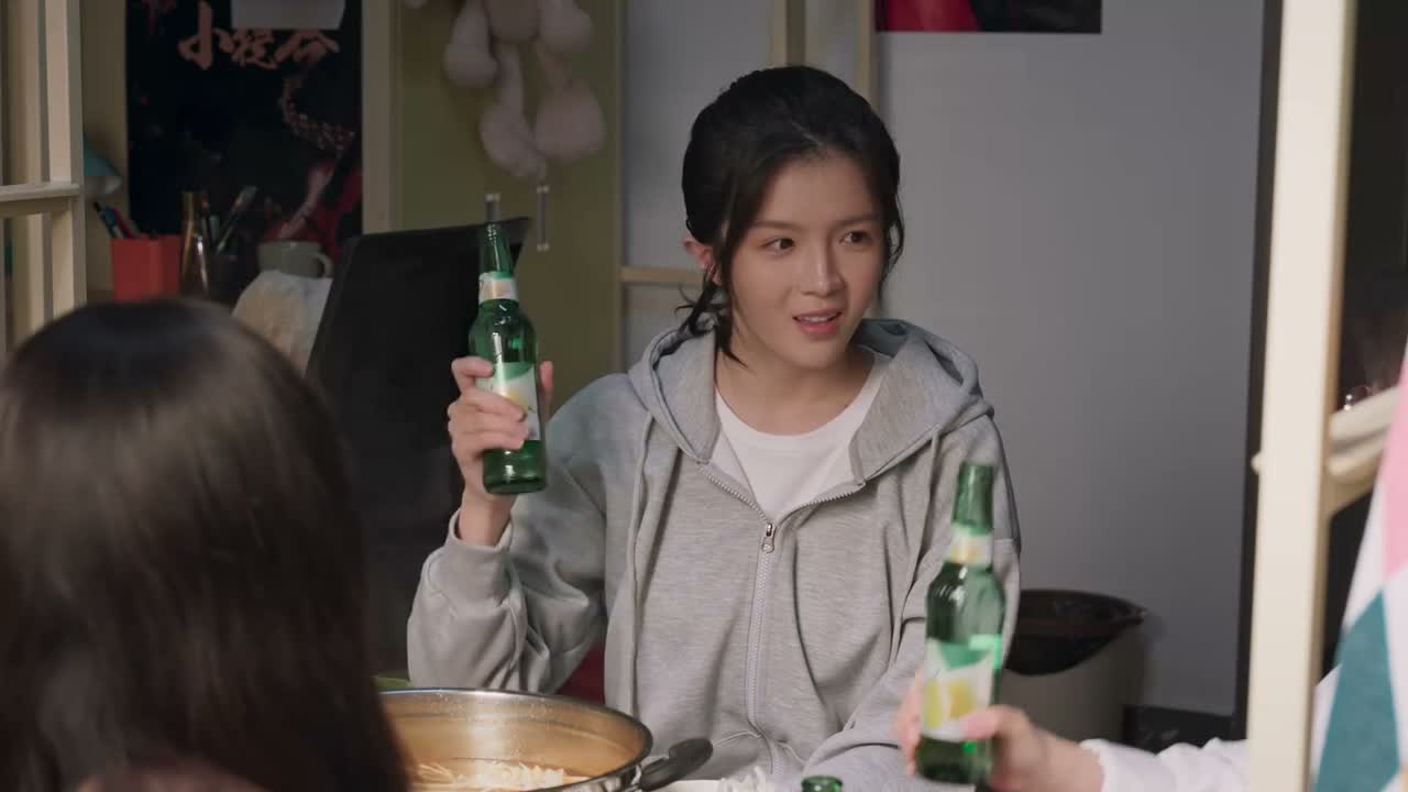 来 为考完最后一门 干杯