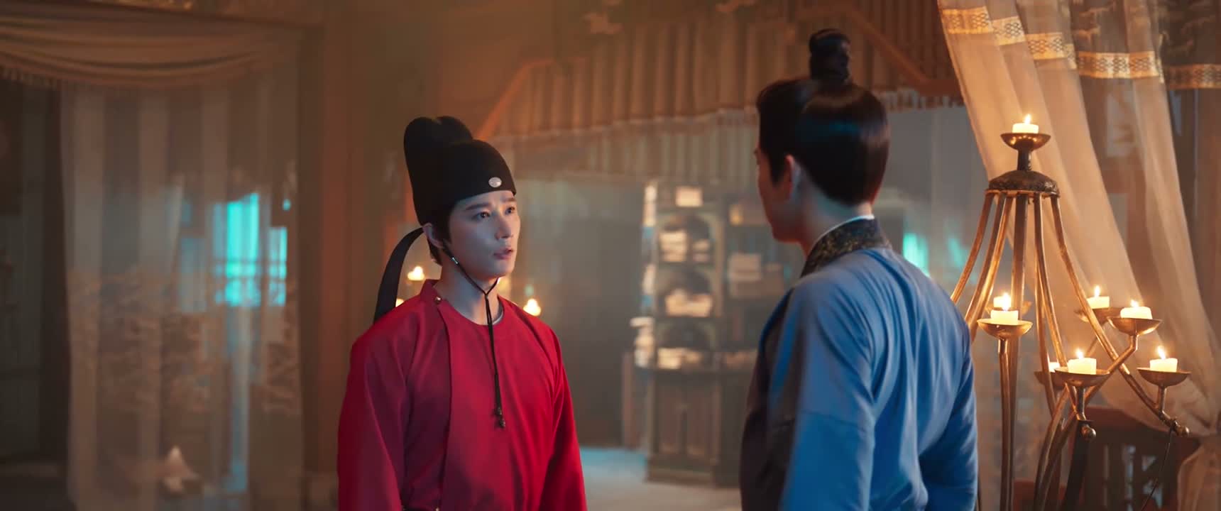 他与手下接头的时候抓到的