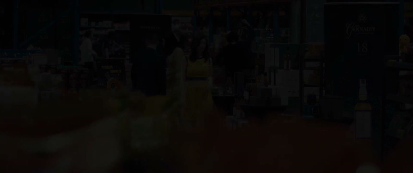 另外啊我们还有 如果你买三箱 我们还送你箱水