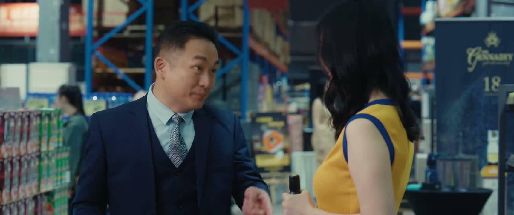 买你们家的 好嘞好嘞 哥 那您就把酒放这儿