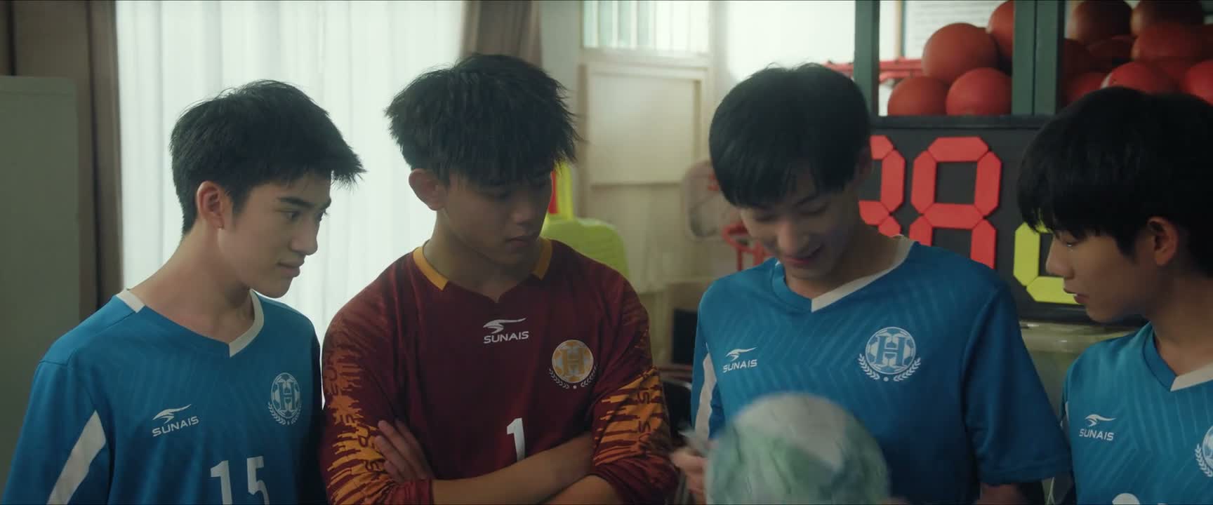 签名足球 这样等我们以后飞黄腾达