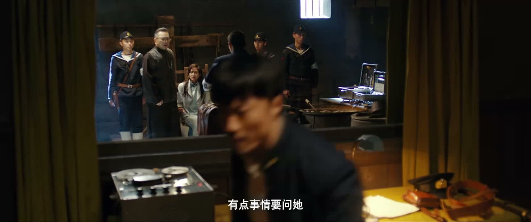 有点事情要问她