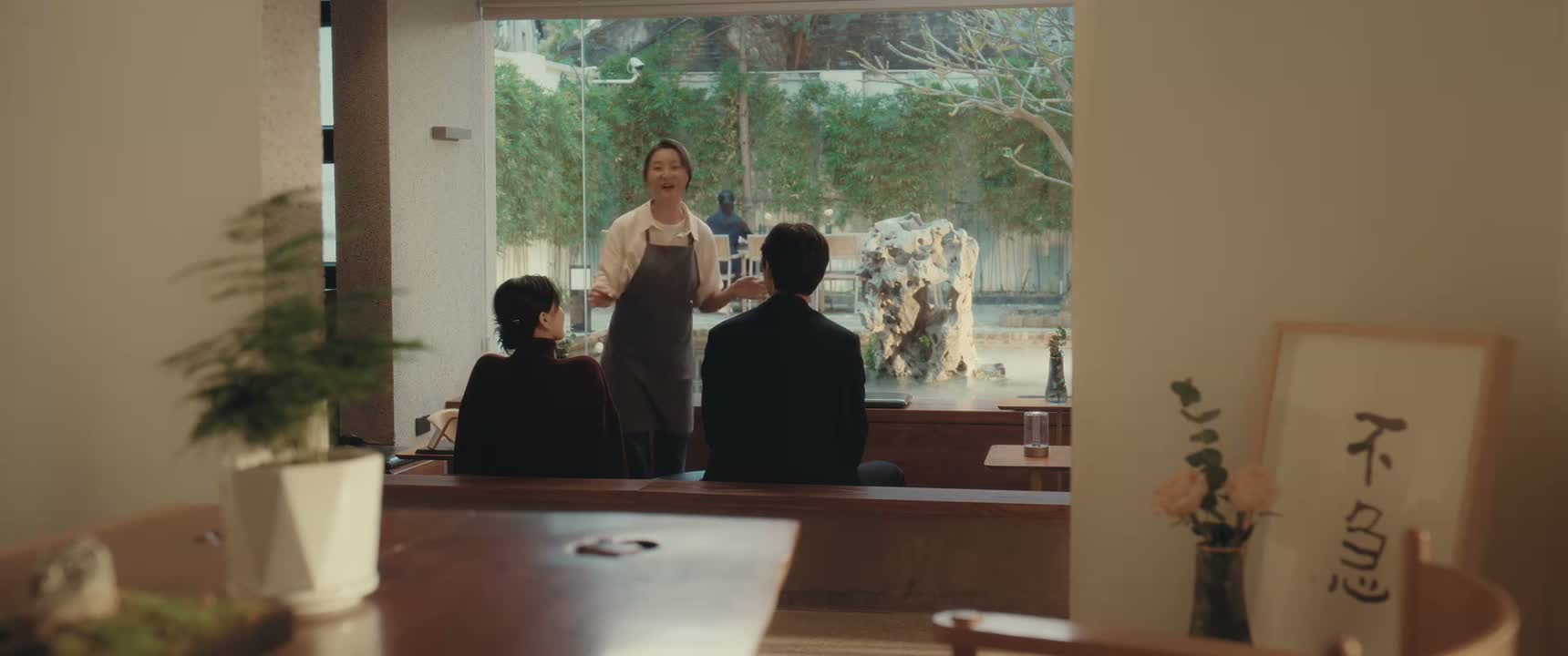 不好意思 你们随便吃啊 然后有什么需要的话