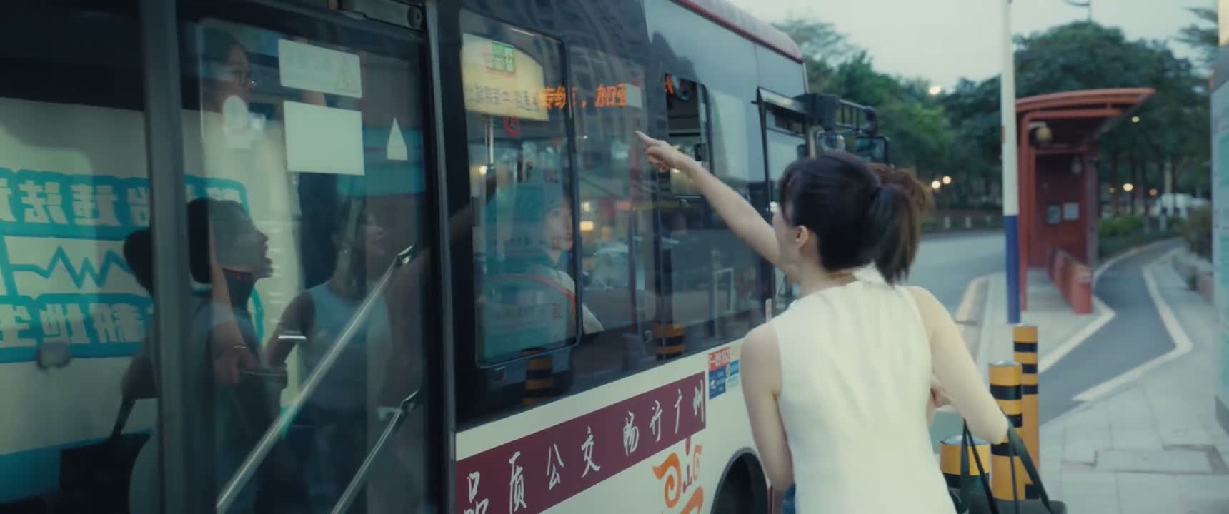 看什么看 不要用这种表情看我 把你抓起来