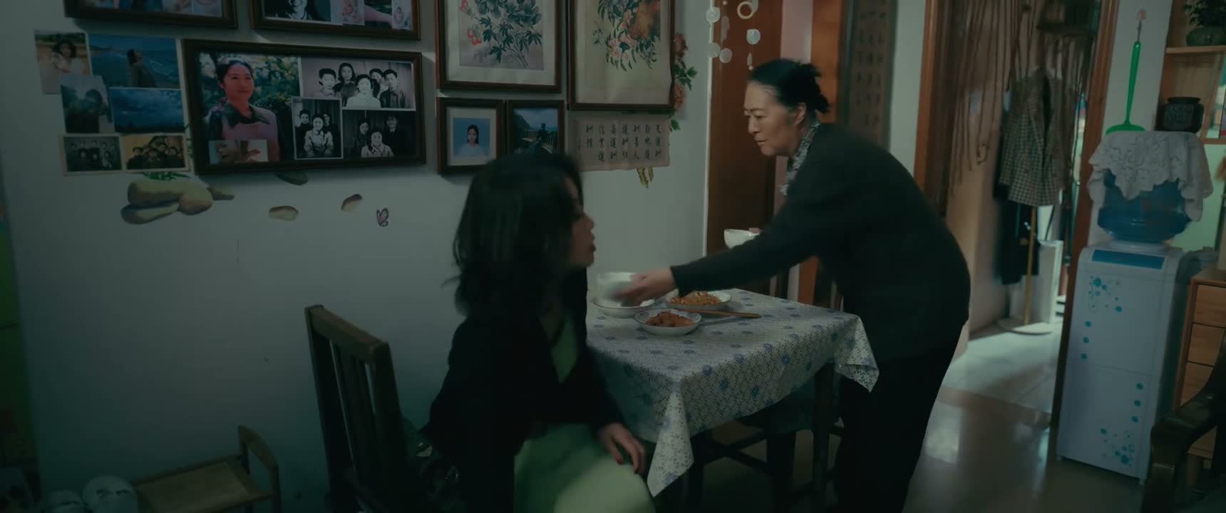 为什么呀 什么为什么呀 她换校区了呀