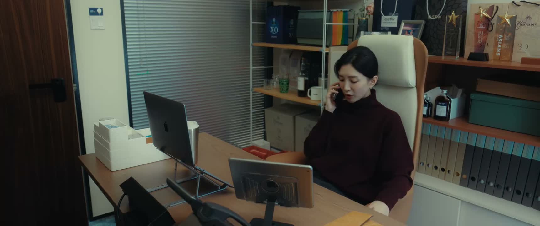 我一会儿也要去开个会 那回头打给你 拜拜