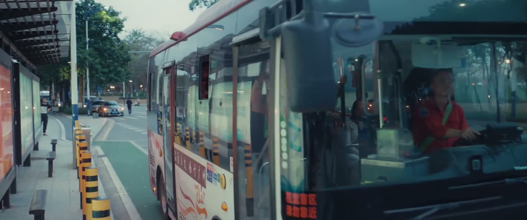 行了行了行了 你别跟他说了 别跟他说了