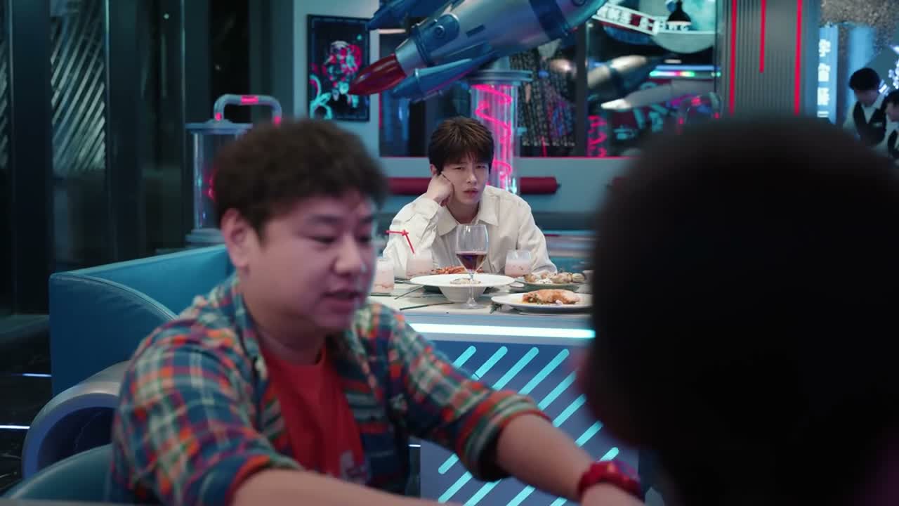 没想到 他们这么快就打成一片了